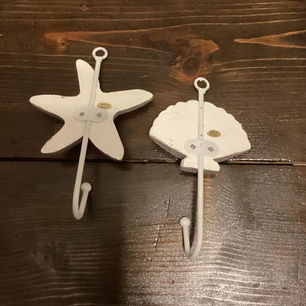 Coastal Starfish and Shell Wall Hooks in Light Gray - Set of 2